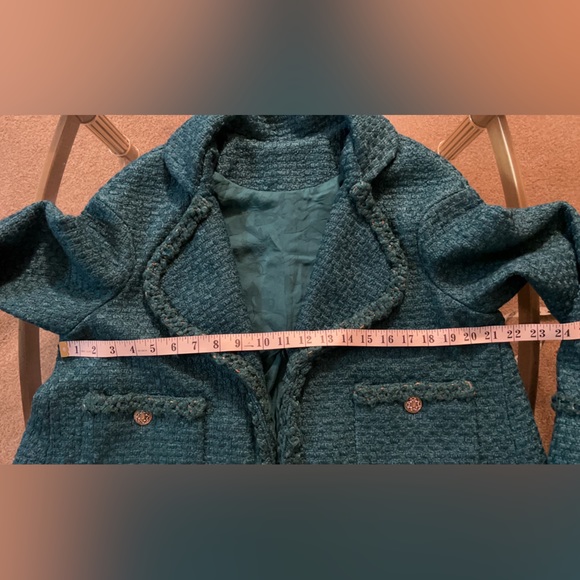 Chanel "Paris-Salzburg 2014/15 Métiers d'Art Collection Tweed Chain Trim Jacket - Picture 11 of 16